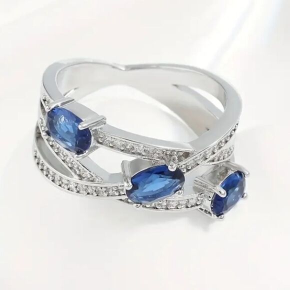 Stunning Sapphire Cubic Zirconia ring sz 7 - Picture 5 of 6